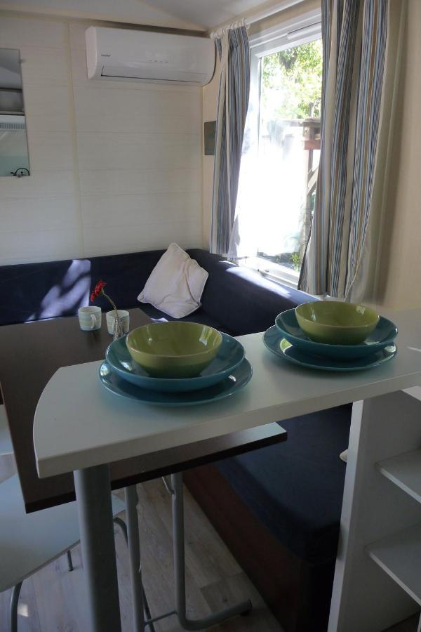 Holiday Prairies Mobile Home Grimaud Exterior photo